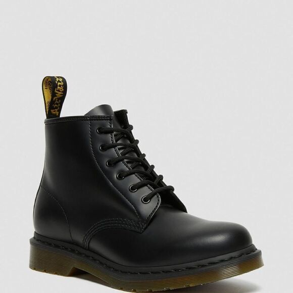 Dr.Martens 101 SMOOTH LEATHER ANKLE BOOTS size 6 M - Picture 1 of 9